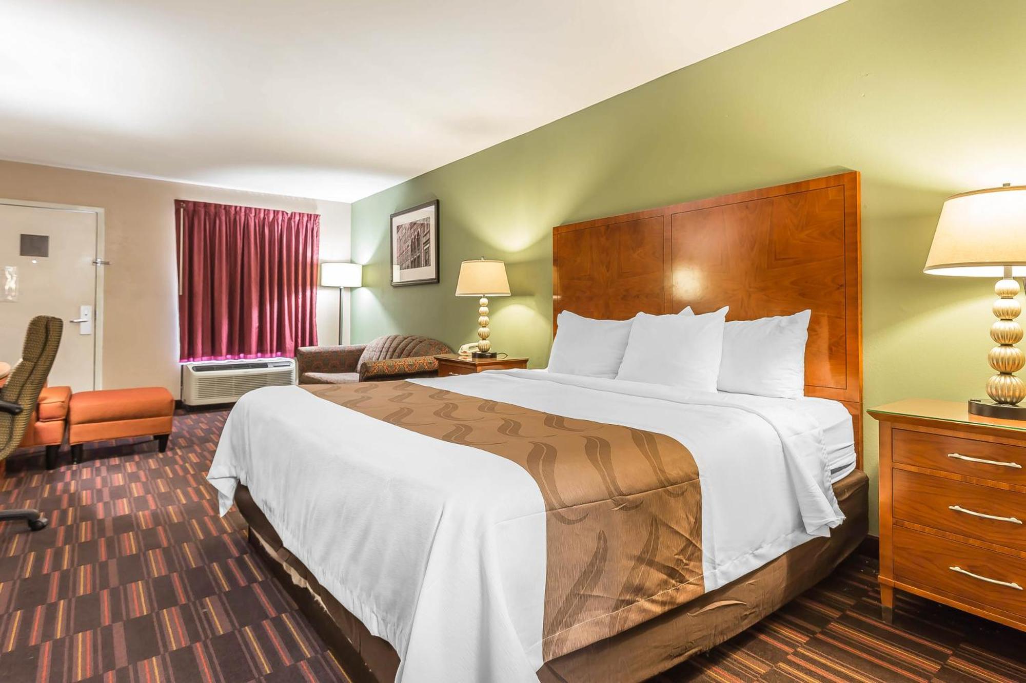 Quality Inn & Suites Near Robins Air Force Base Warner Robins Exterior foto